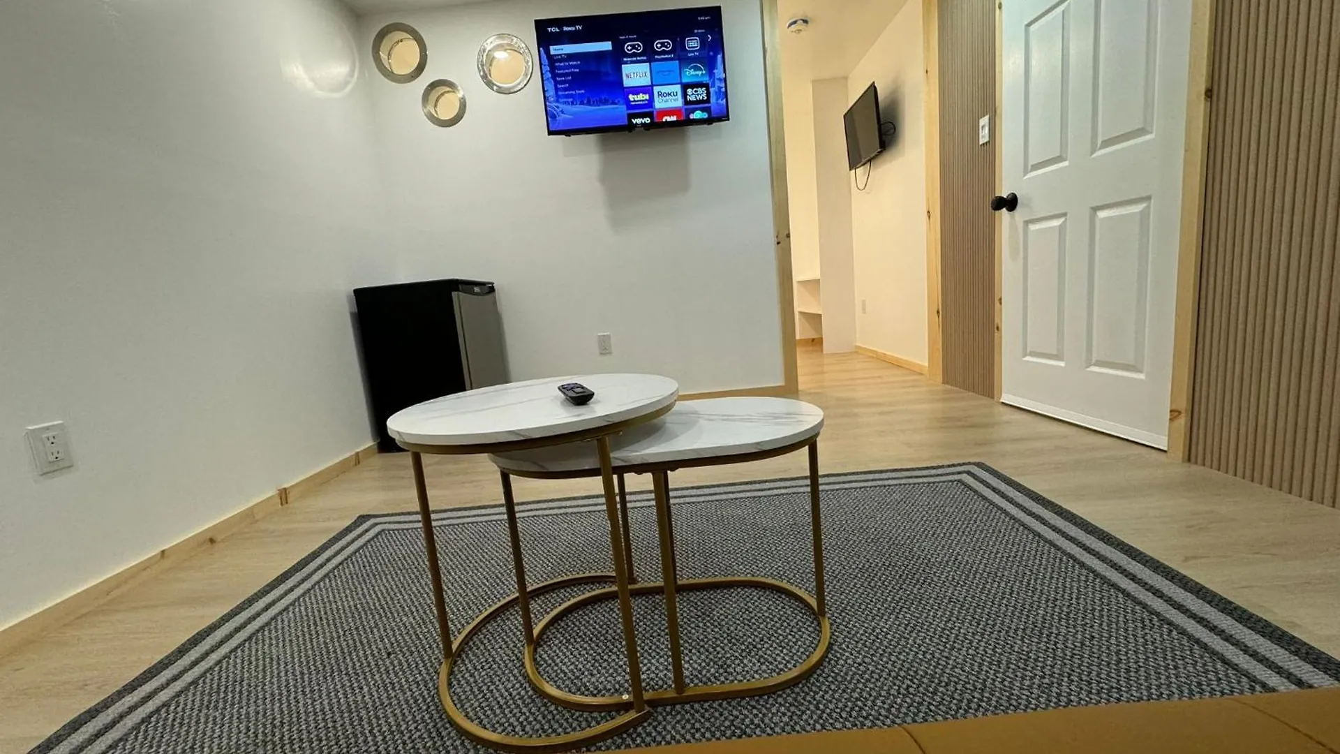 Private Entrance, Private Bathroom, Bedroom And Workspace Ottawa