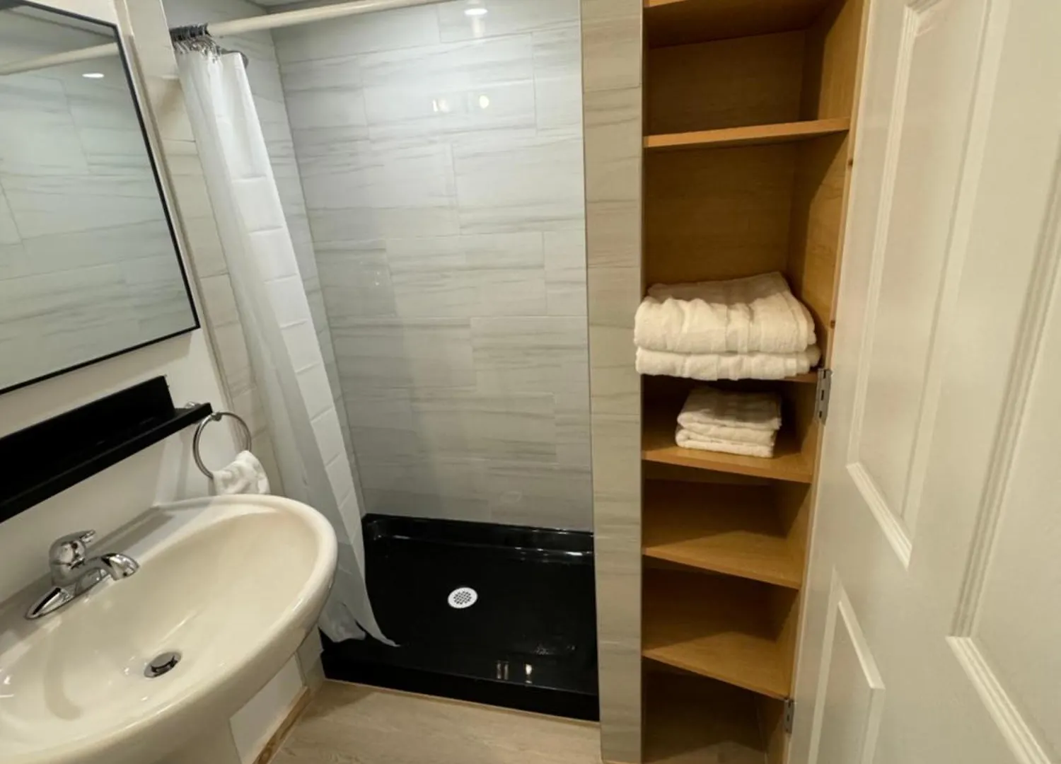 Private Entrance, Private Bathroom, Bedroom And Workspace Ottawa 0*,